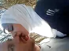Nóng cô gái tóc vàng ...
