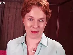 Cô Xoay hai sex gái  ...