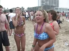 Tóc đỏ nó có cô gái  ...